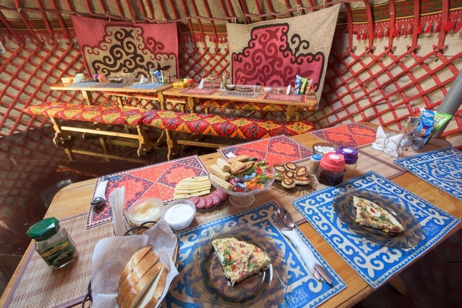 Ak-say Tashrabat eetyurt