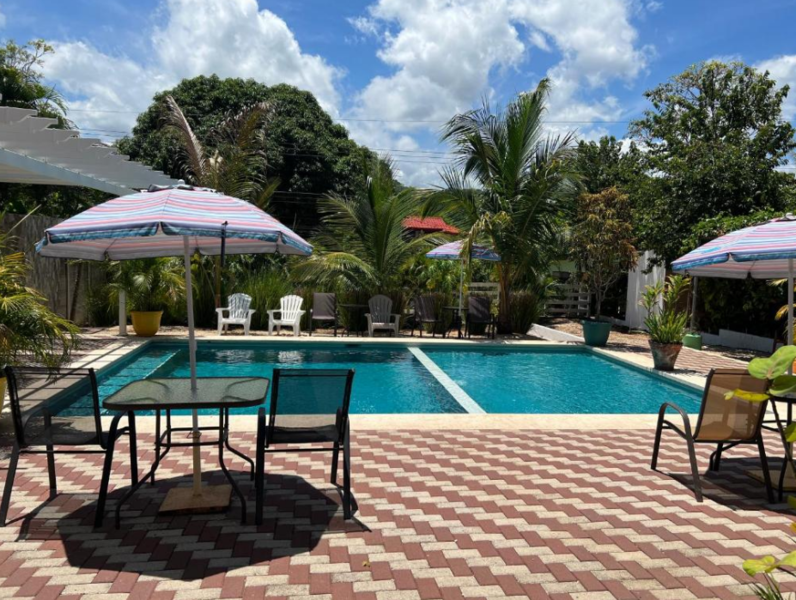 Cabinas El Colibri Playa Carillo Costa Rica