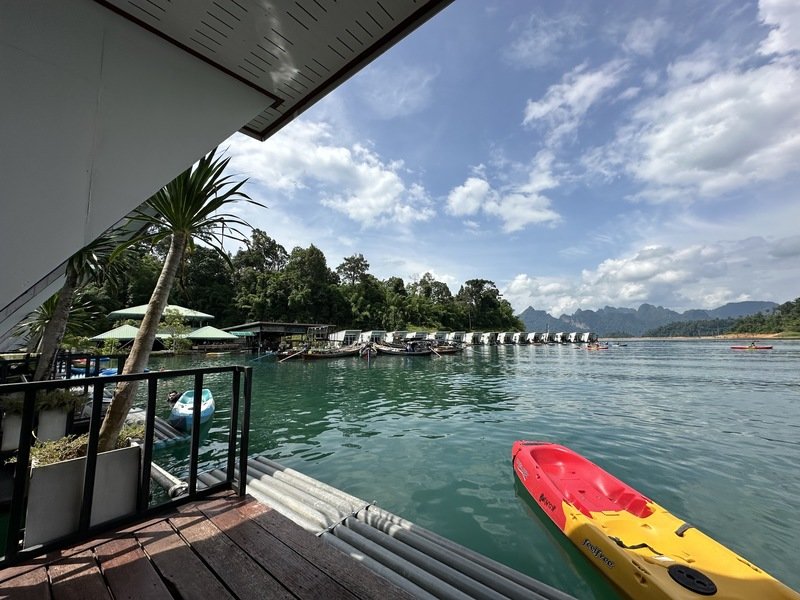 Phupha Waree Rafts Cheow Lan Lake