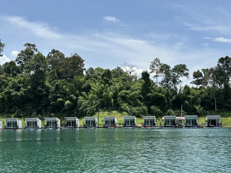 Phupha Waree Rafts Cheow Lan Lake