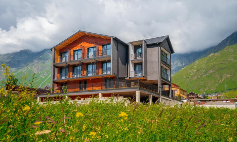 Darchi Kazbegi Hotel - vooraanzicht