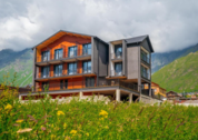 Darchi Kazbegi Hotel - vooraanzicht