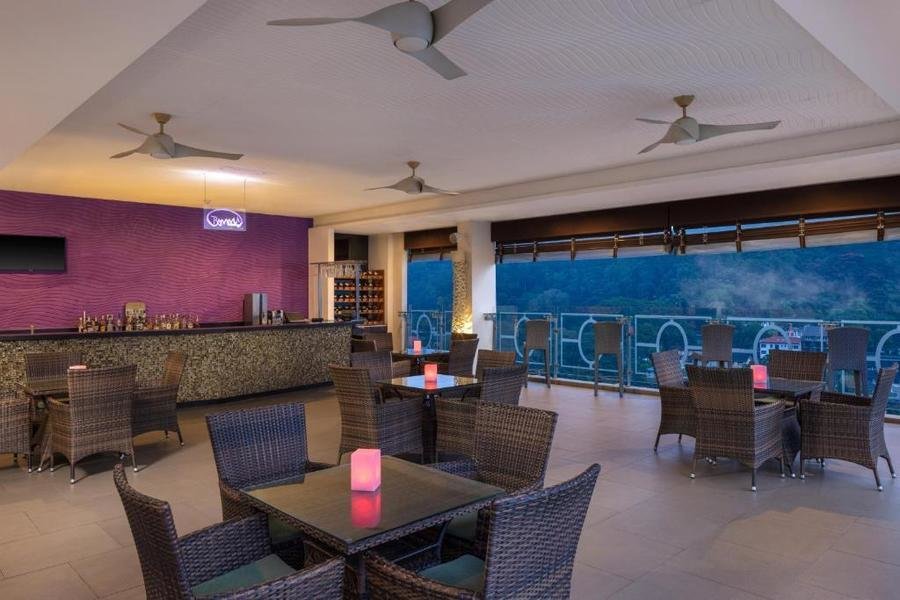 Radisson Hotel Kandy - Lounge
