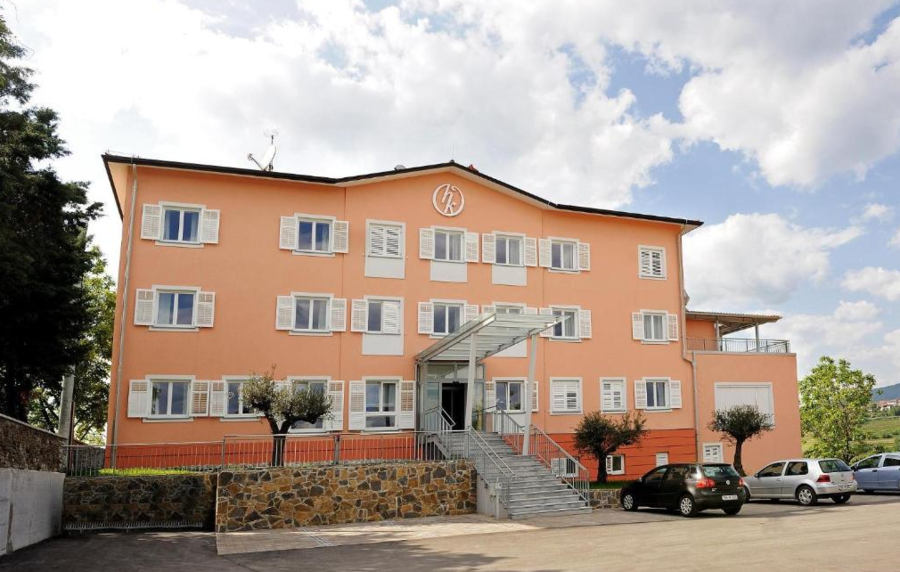 Kozana Hotel - Dobrovo - vooraanzicht