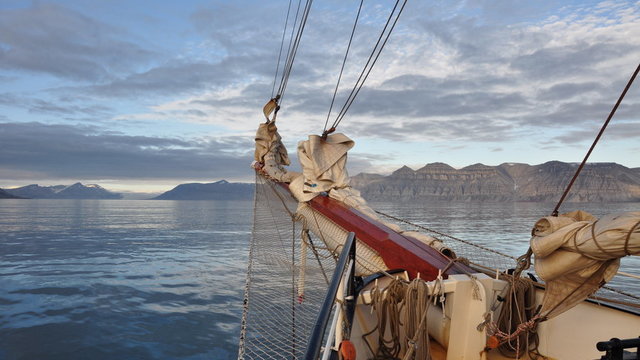 Zeilen Noordpool, Spitsbergen