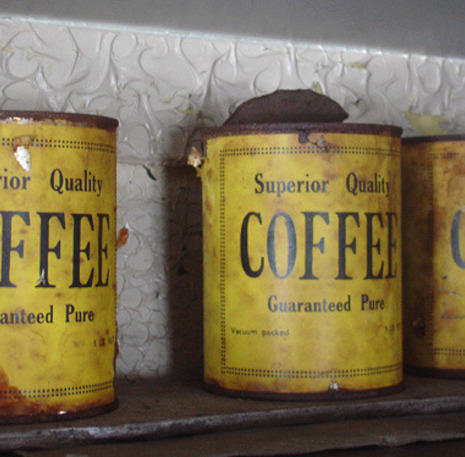 Oude koffieblikken Zuidpoolgebied