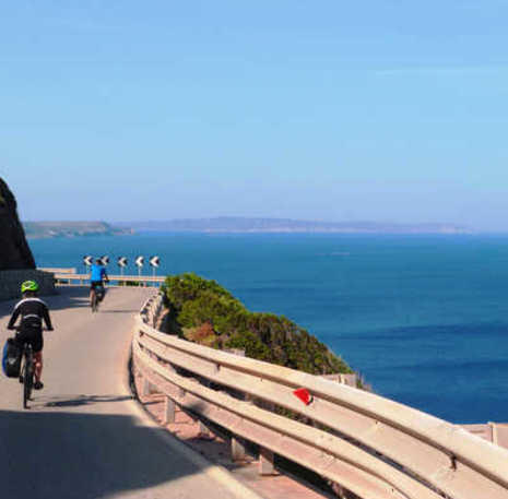 fietsen langs de kust