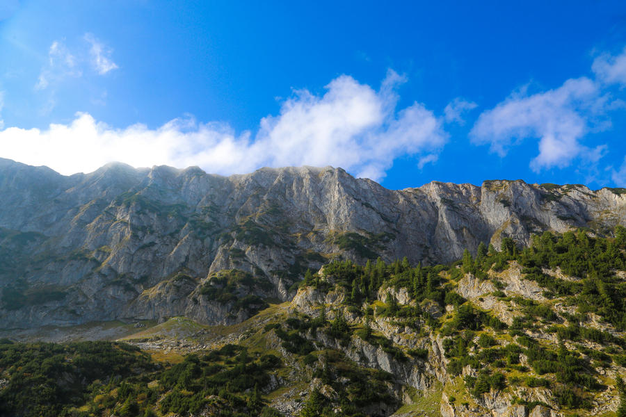 ECMVU-Montenegro-Rozaje-shutterstock_1460447693