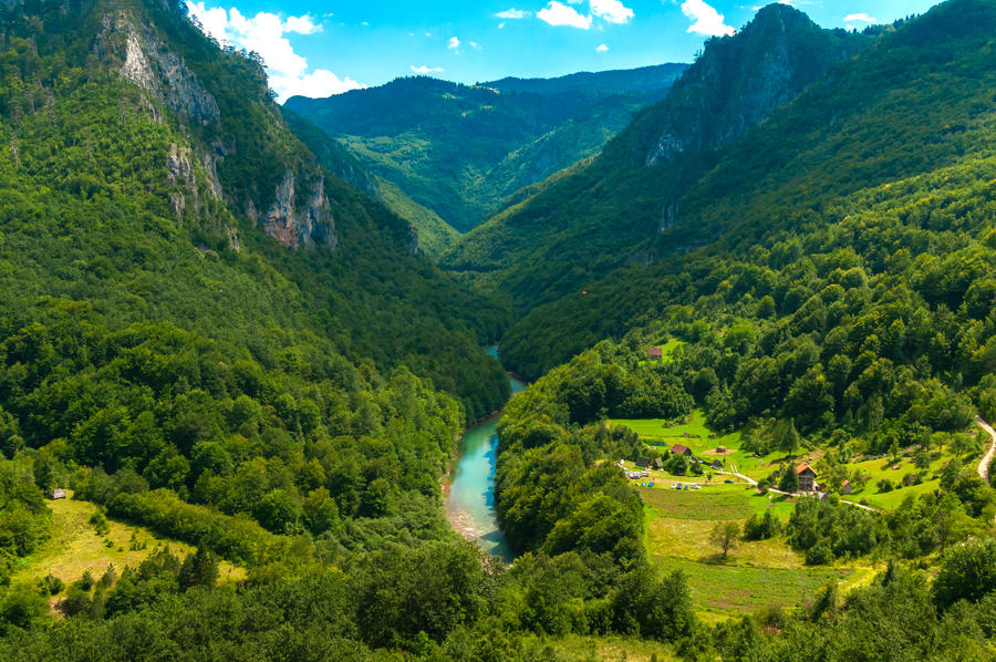 ECMVU-Montenegro-Tara canyon-shutterstock_1793078212