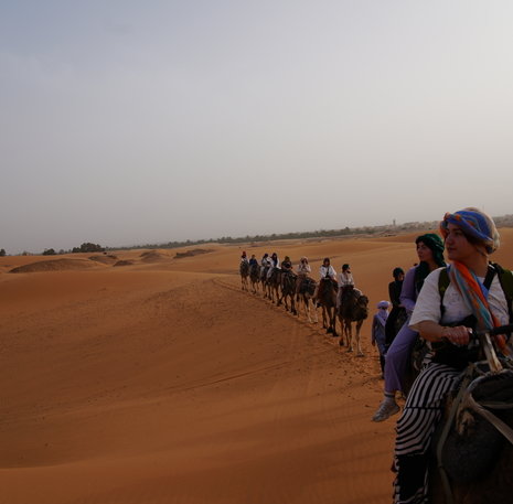 Kamelenrit door Erg Chebbi