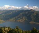 Rondreis Nepal Pokhara uitzicht vanaf Peace Pagoda