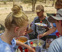 Familiereis Kenia en Tanzania Familie eten