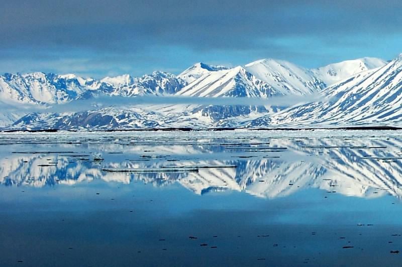Reflecterend ijswater Spitsbergen