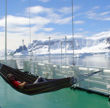 Hangmat en uitzicht Antarctica