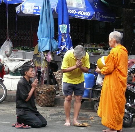 Een monnik in Bangkok