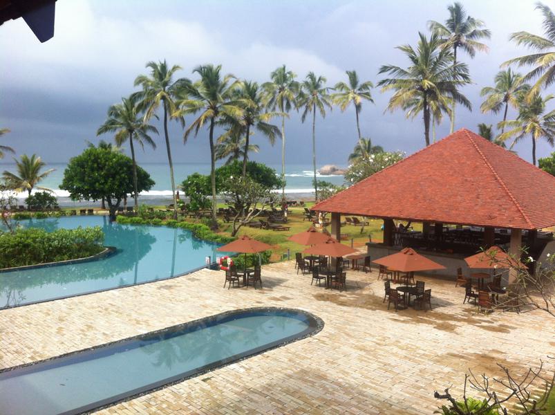 familiereis Sri lanka hotel zwembad