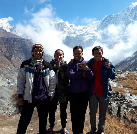 Rondreis Nepal dragers Annapurna trek
