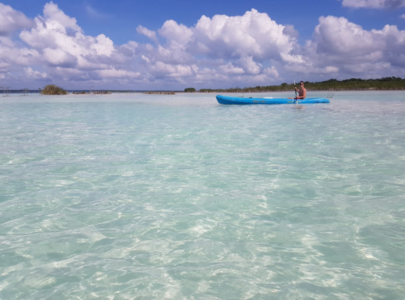 Kajakken in Bacalar, Joeri Kaars