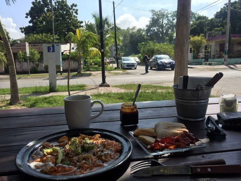 Ontbijt in Bacalar, Joeri Kaars